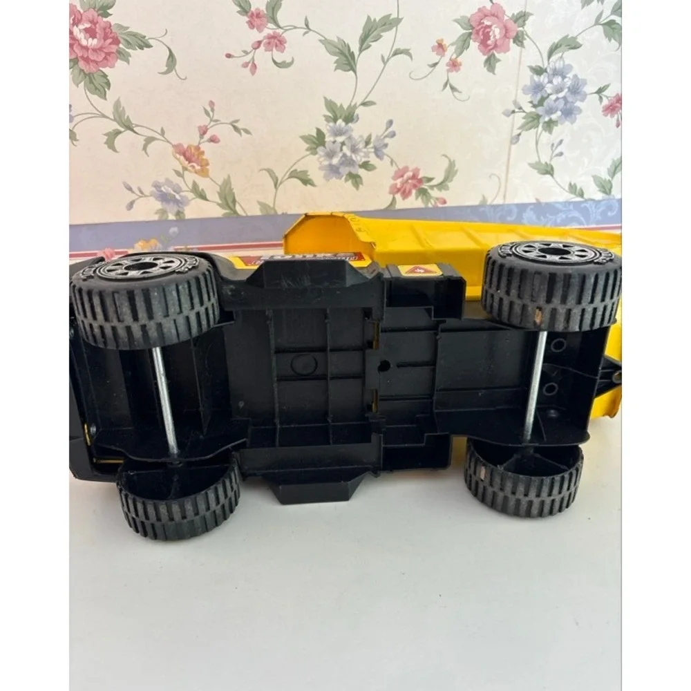 Vintage Tonka Construction Yellow Dump Truck Pressed Steel Toy 13.5 Inch